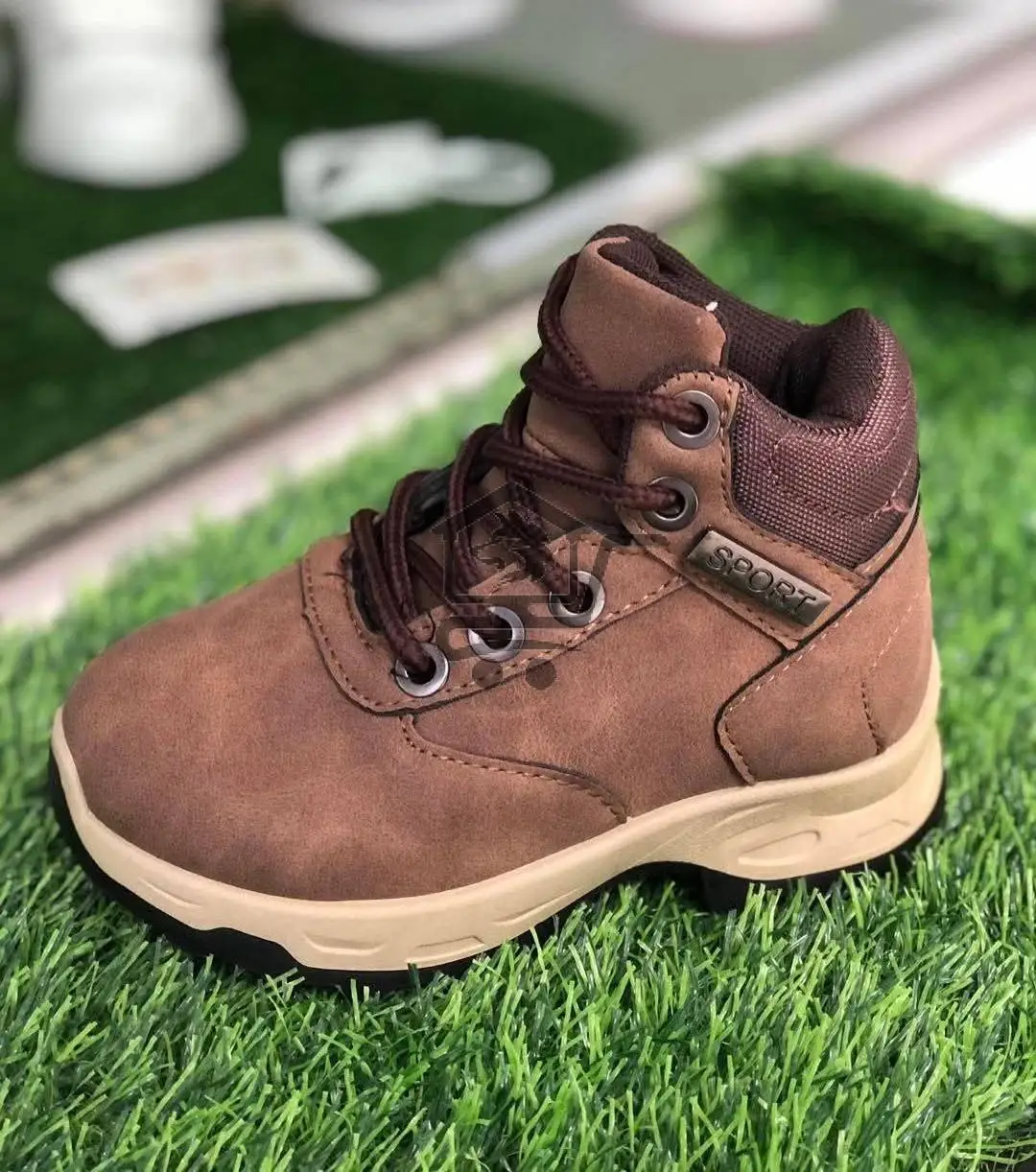 حذاء شتوي ولادي - الصورة 1