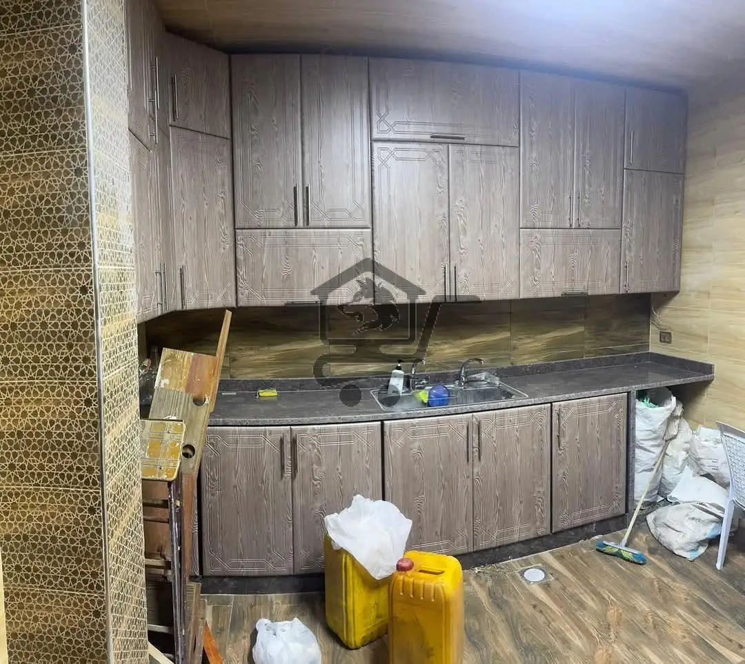 شقة مع تراس وسطح بكسوة عصرية - الصورة 6