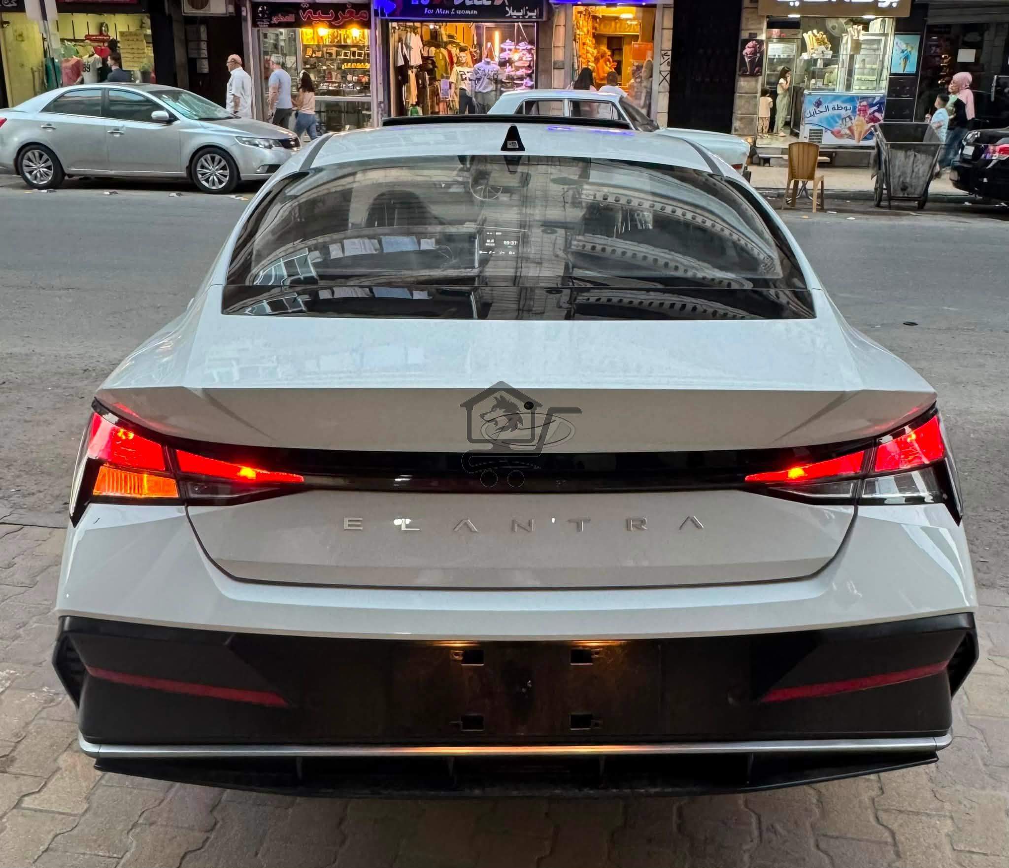 Hyundai Elantra 2025 - الصورة 4