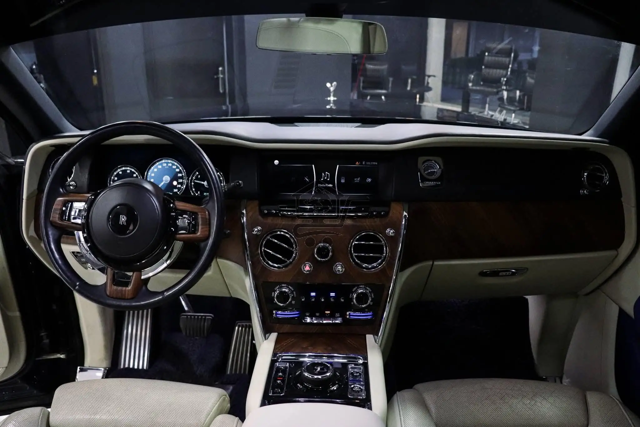 Rolls Royse Cullinan - الصورة 7