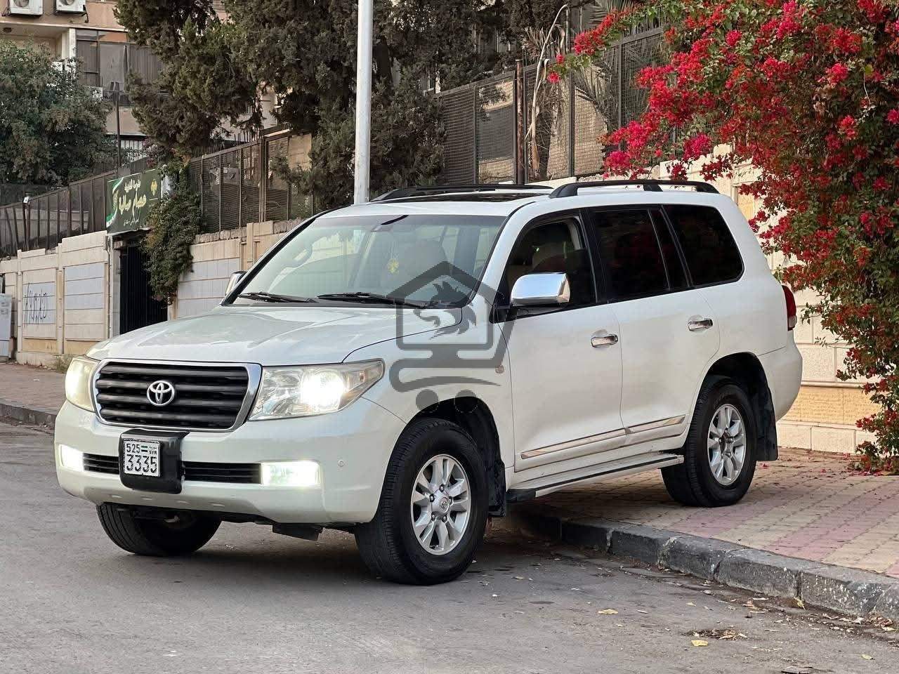 Toyota Land  Cruiser GXR - الصورة 2