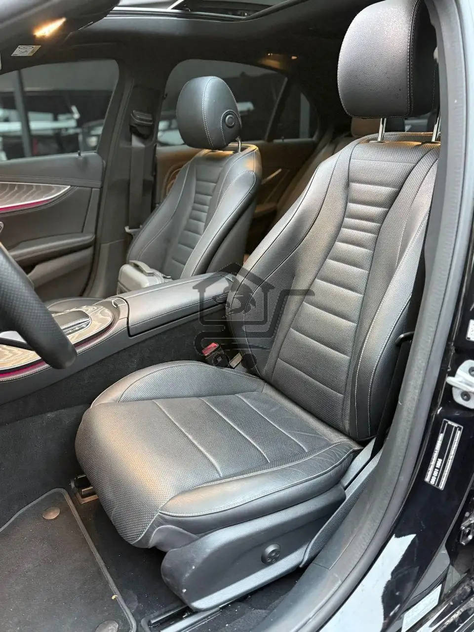 Mercedes Benz E350 - الصورة 6