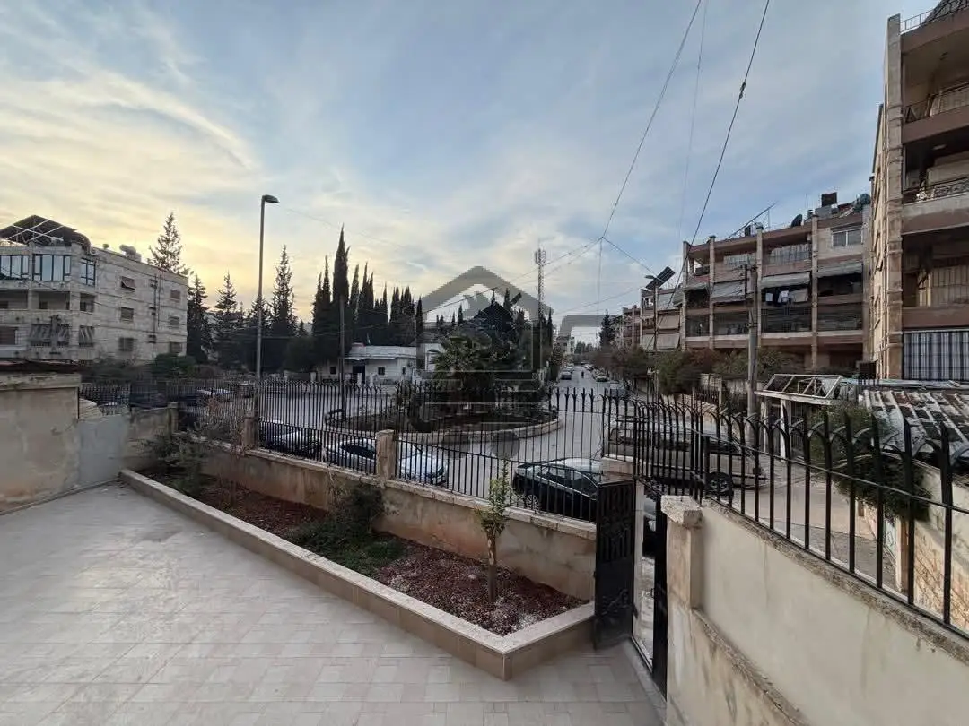 منزل مع محل تجاري - الصورة 5