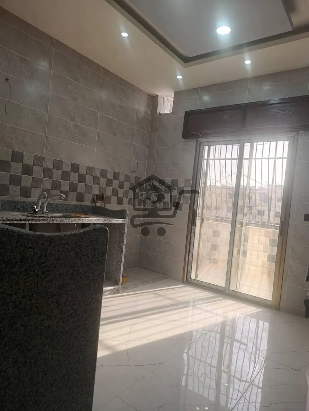 شقة  ثلاث غرف بكسوة عصرية - الصورة 3