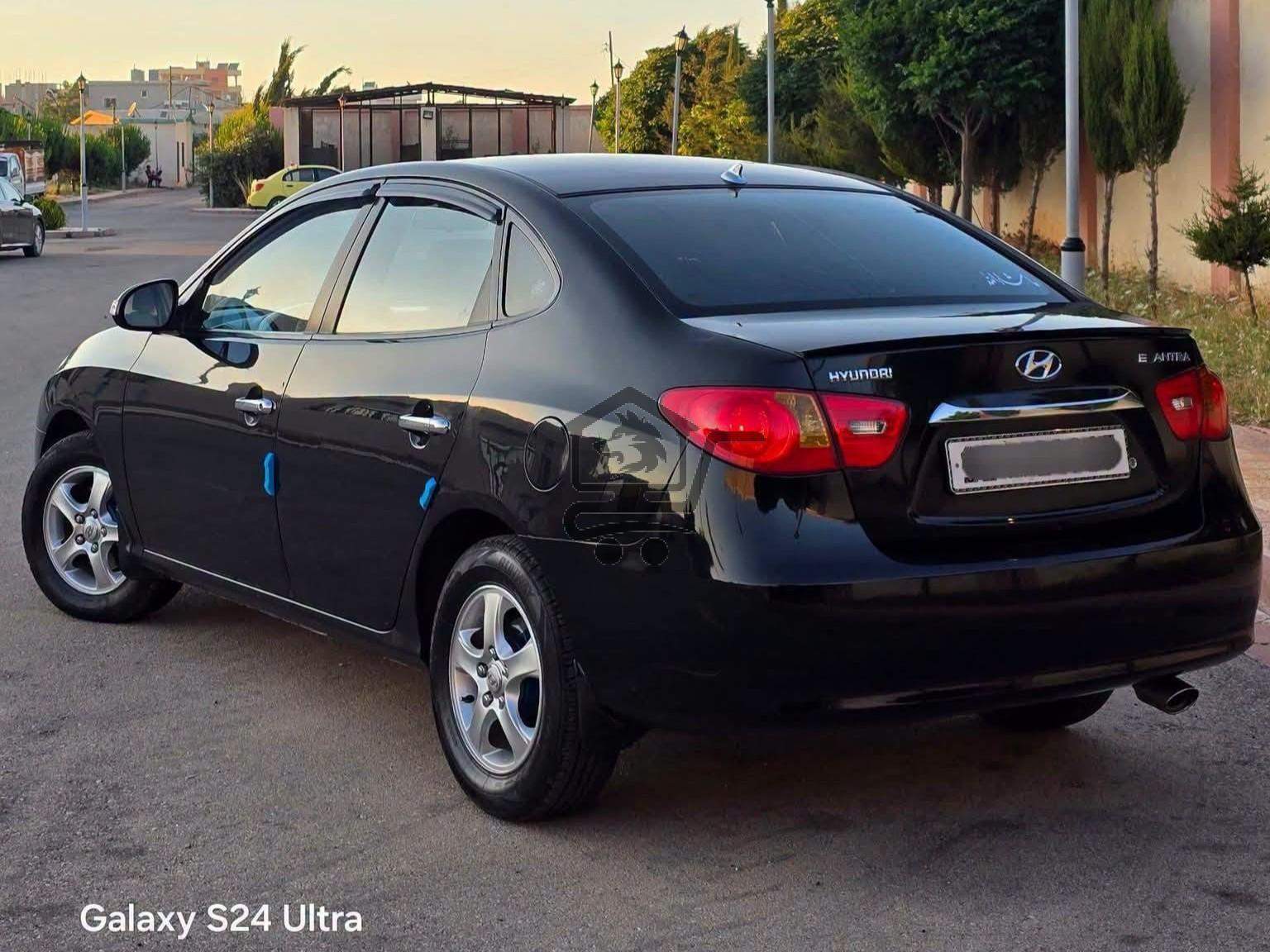 Hyundai Elantra 2011 - الصورة 2