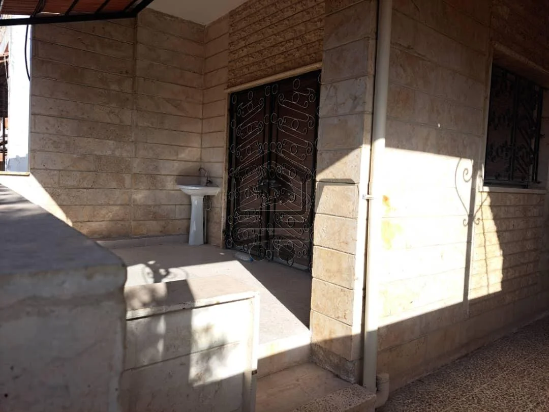 شاليه ارضيه غرفتين نوم وصالون - الصورة 9