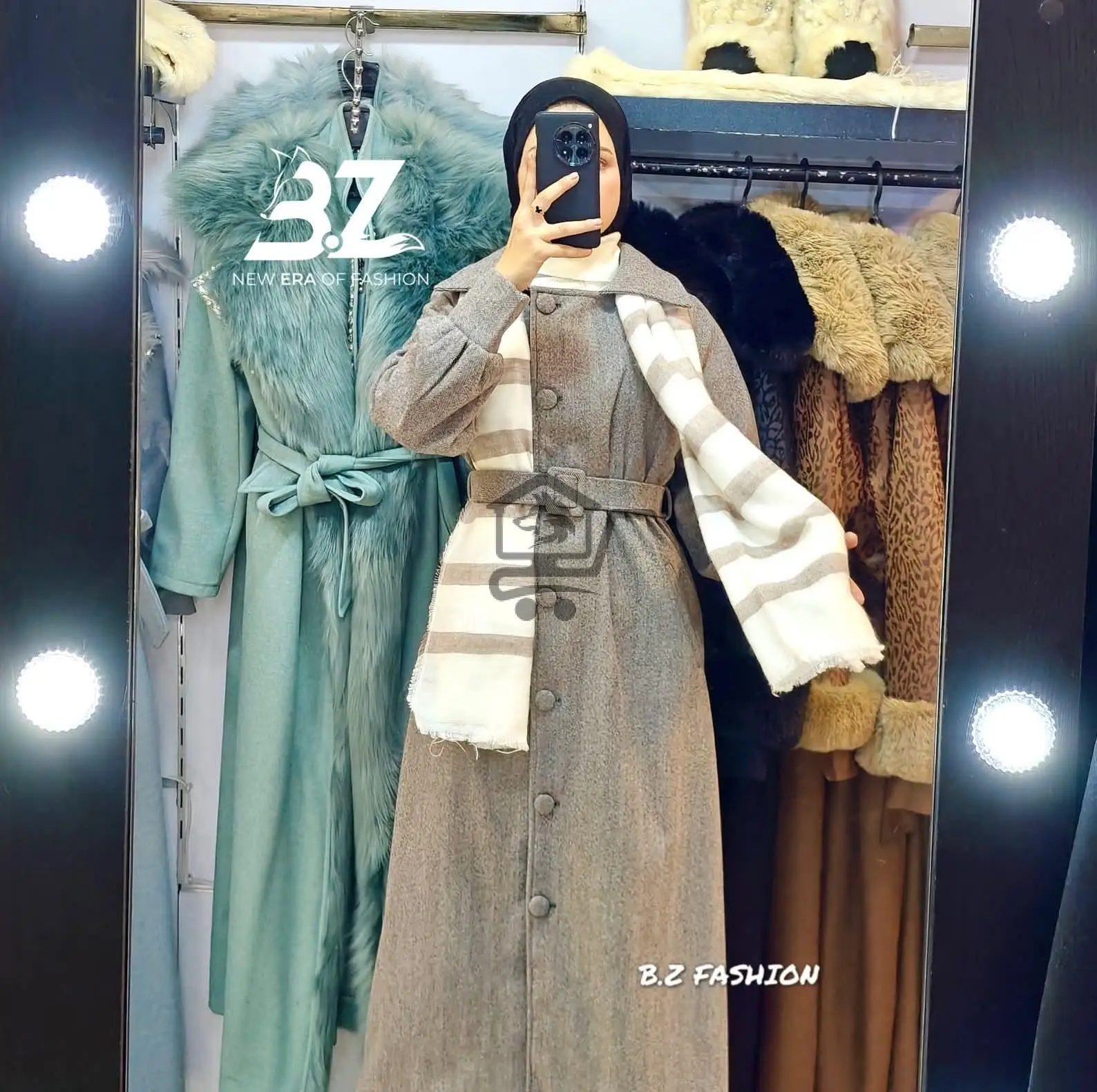 جاكيت جوخ مع سكارف - الصورة 9