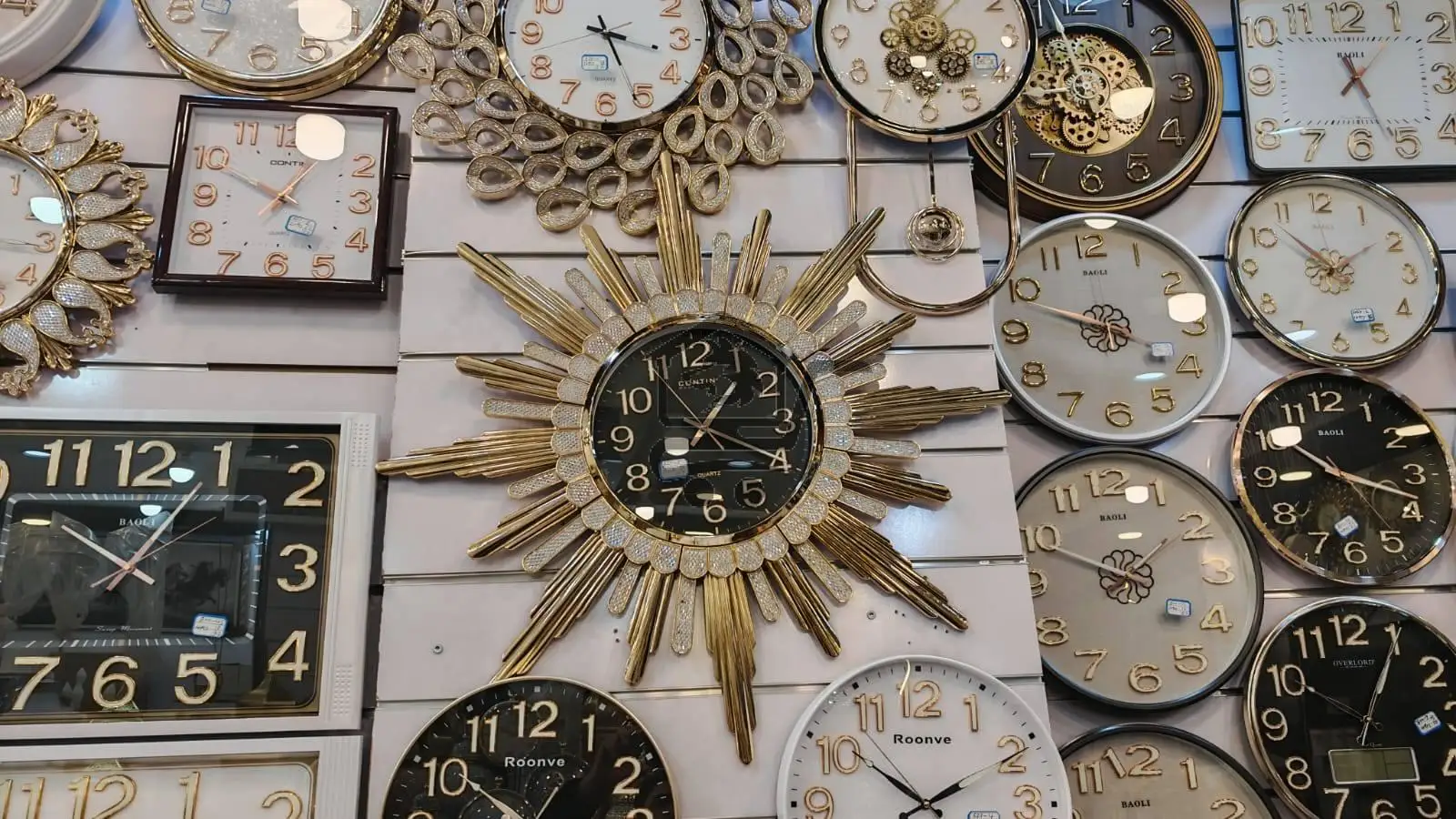 تشكيلة ساعات - الصورة 1