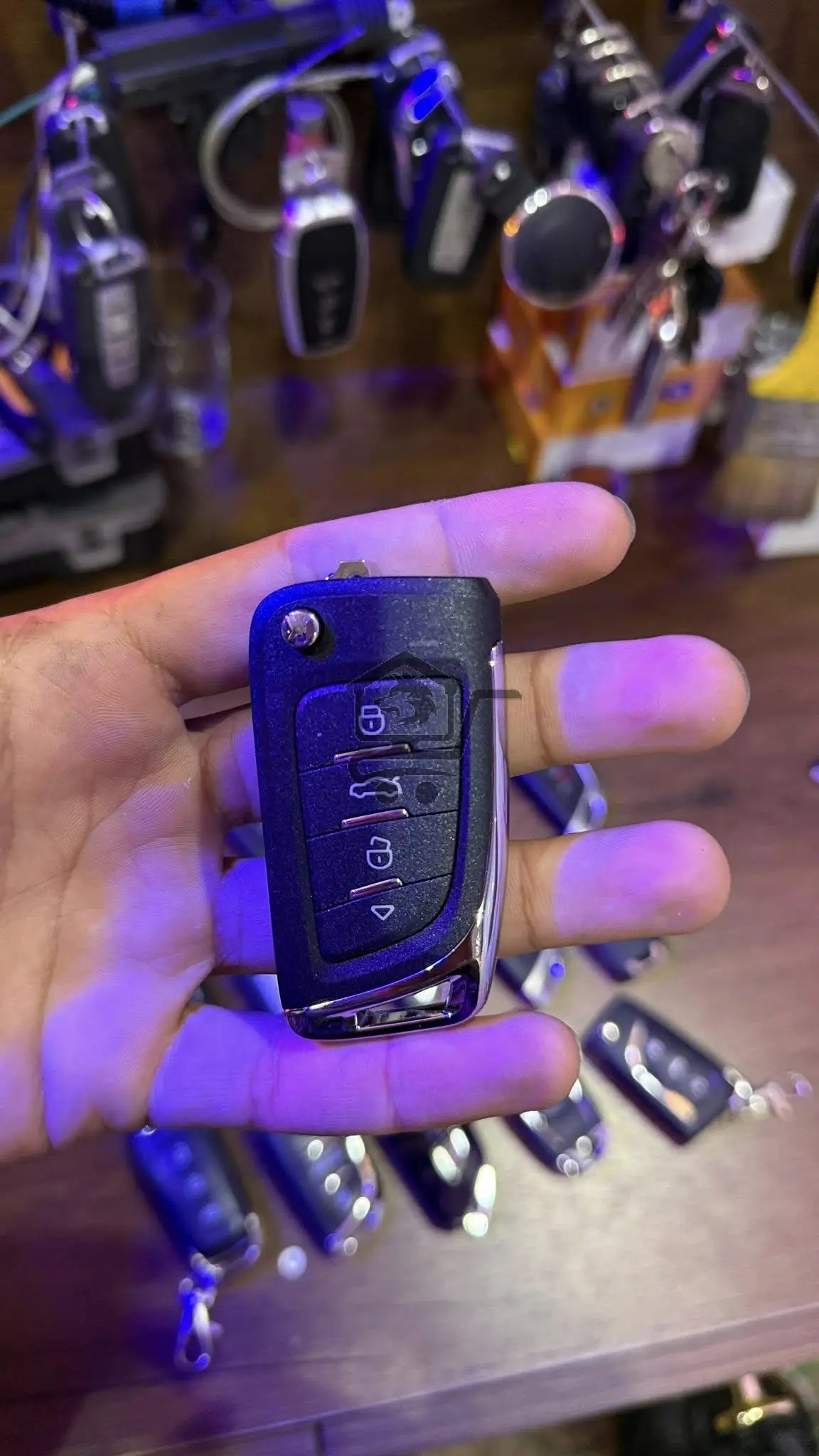 الفتاح  لبرمجة مفاتيح السيارات الحديثة - الصورة 2