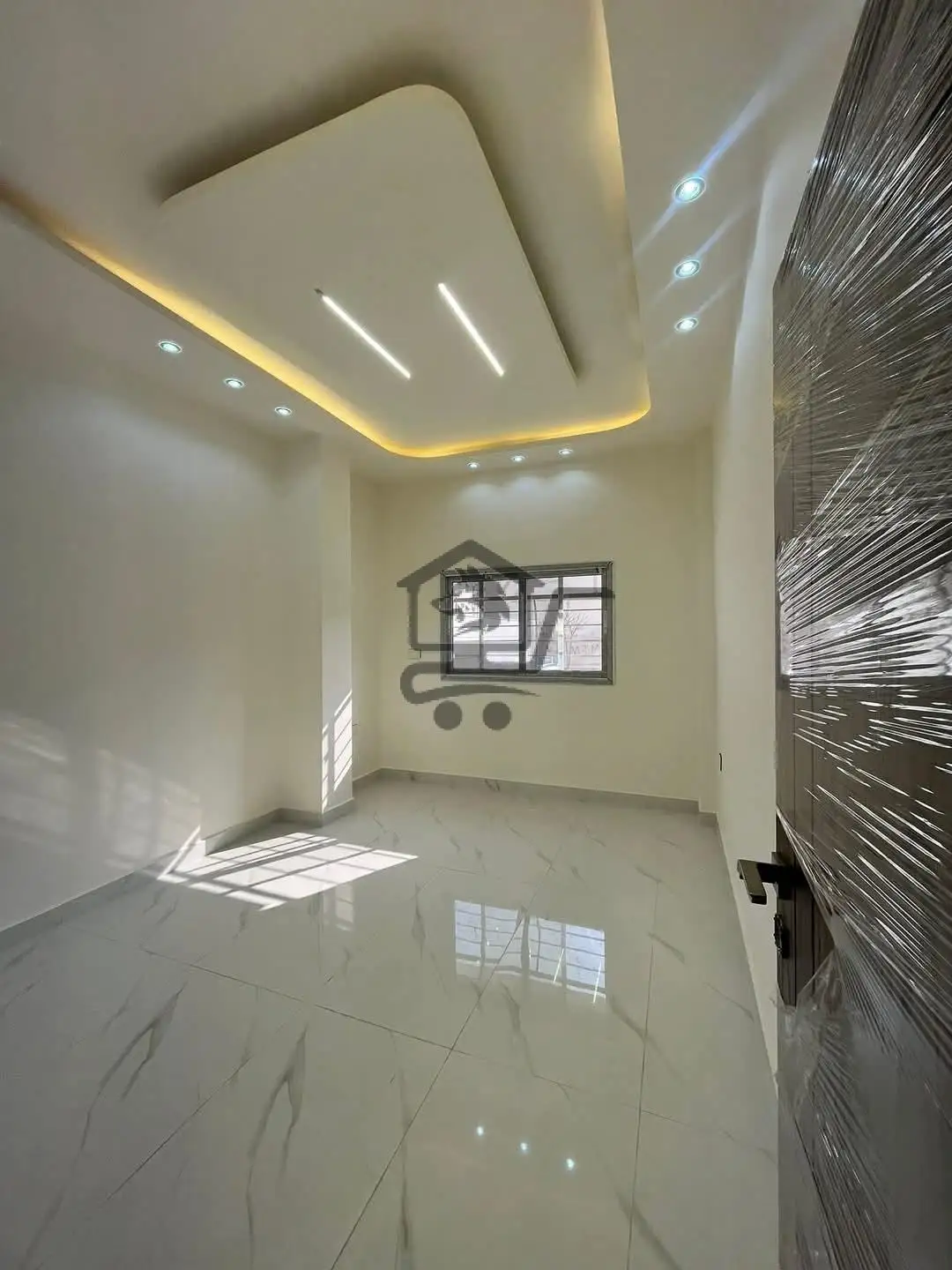 شقة بتصميم كلاسيكي مؤلفة من غرفتين - الصورة 2