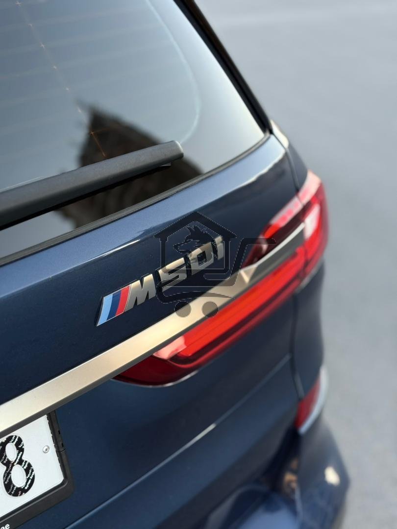 BMW X7 M50 - الصورة 9