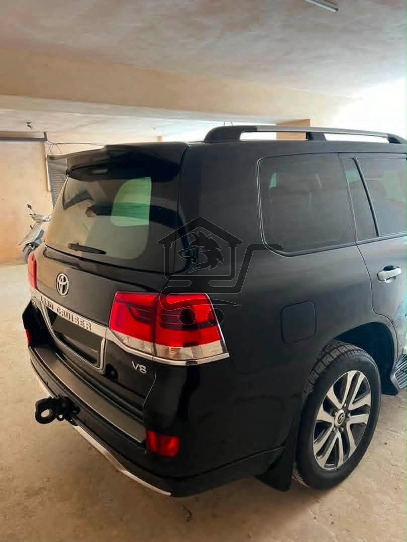 TOYOTA LAND CRUISER - الصورة 6