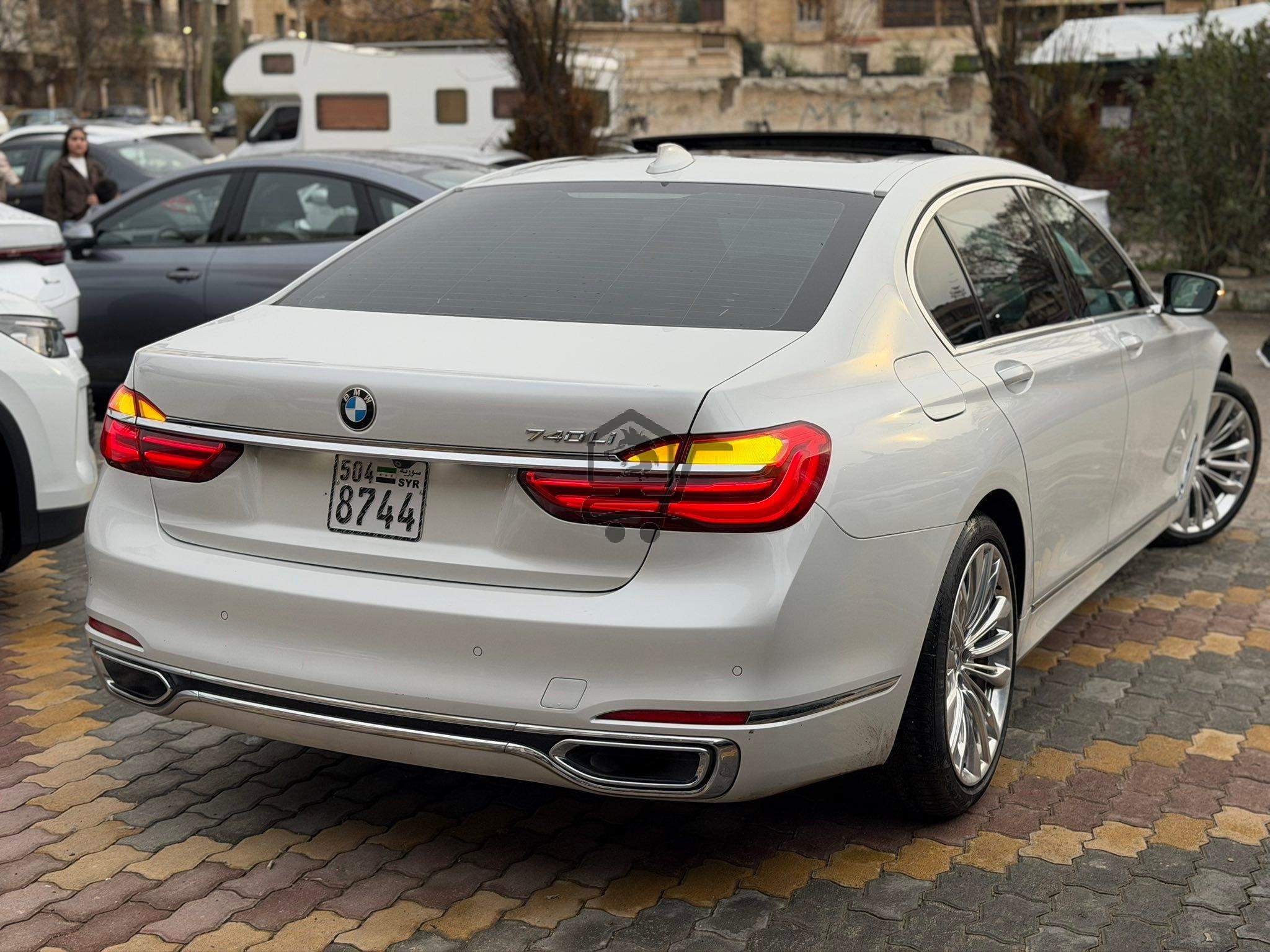 BMW 740i 2017 - الصورة 4