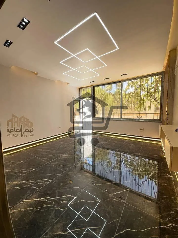 بيت فخم بموقع خدمي بإمتياز - الصورة 1