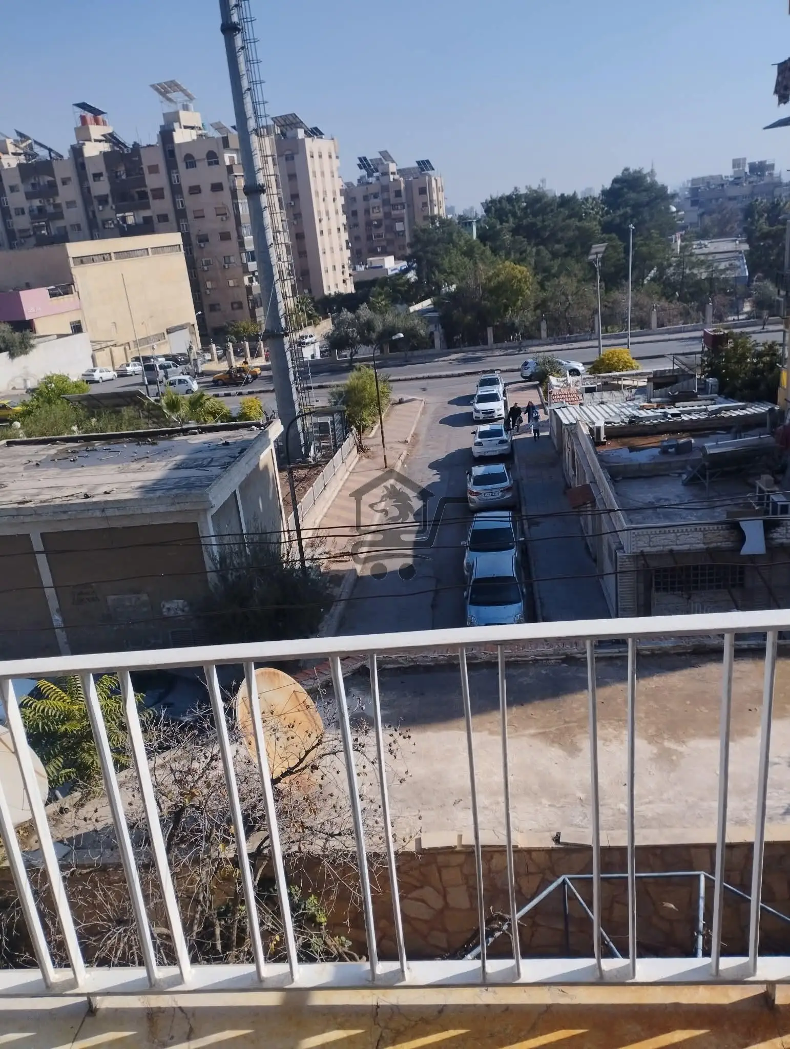 للبيع بيت في مساكن برزة - الصورة 1