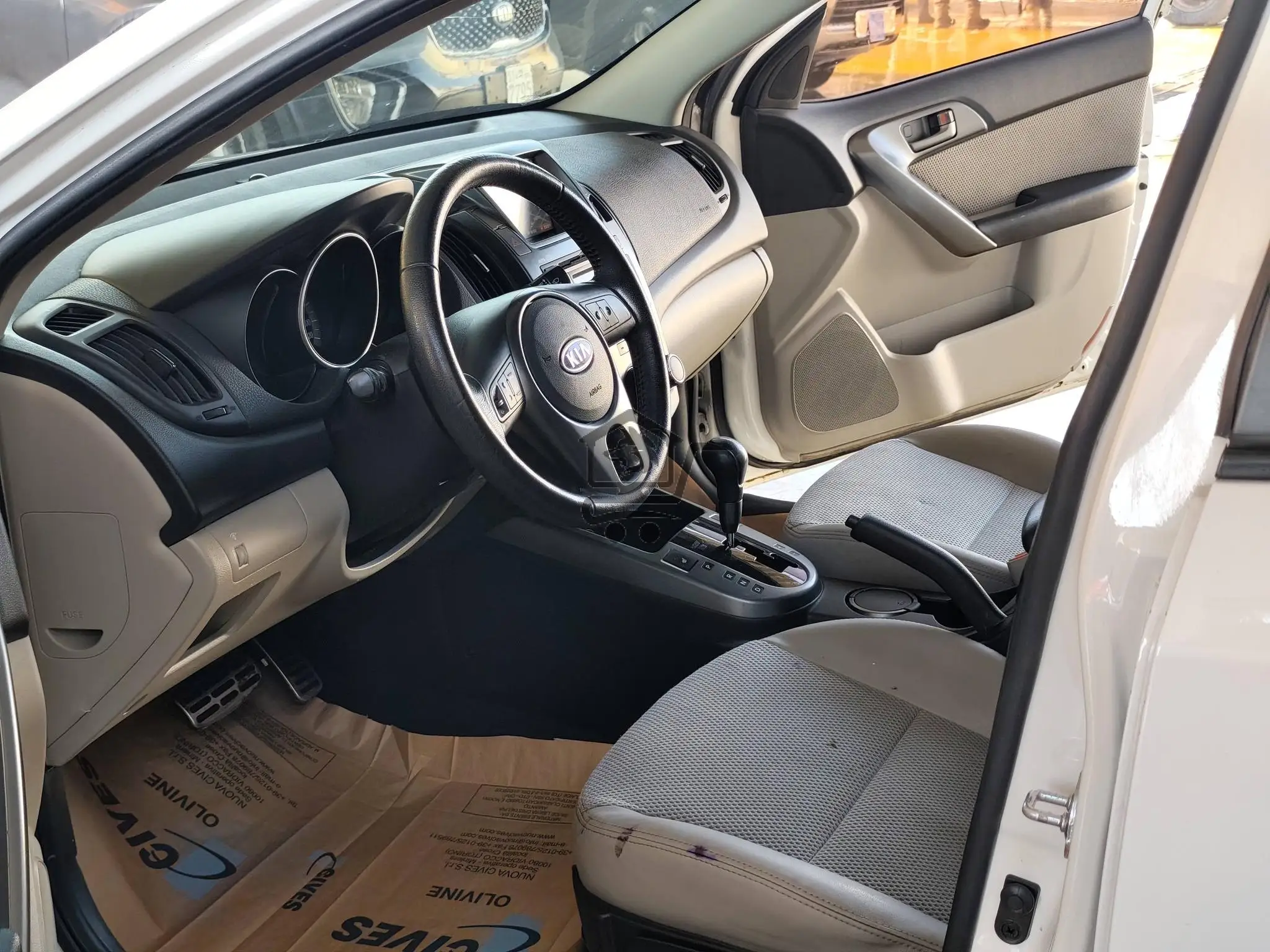 كيا فورتي 2011 - الصورة 3