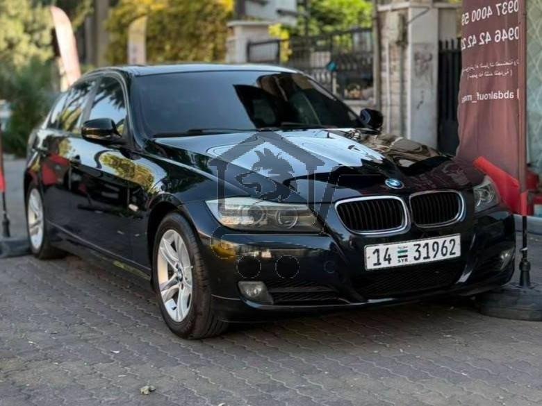 BMW 320i 2011 - الصورة 1