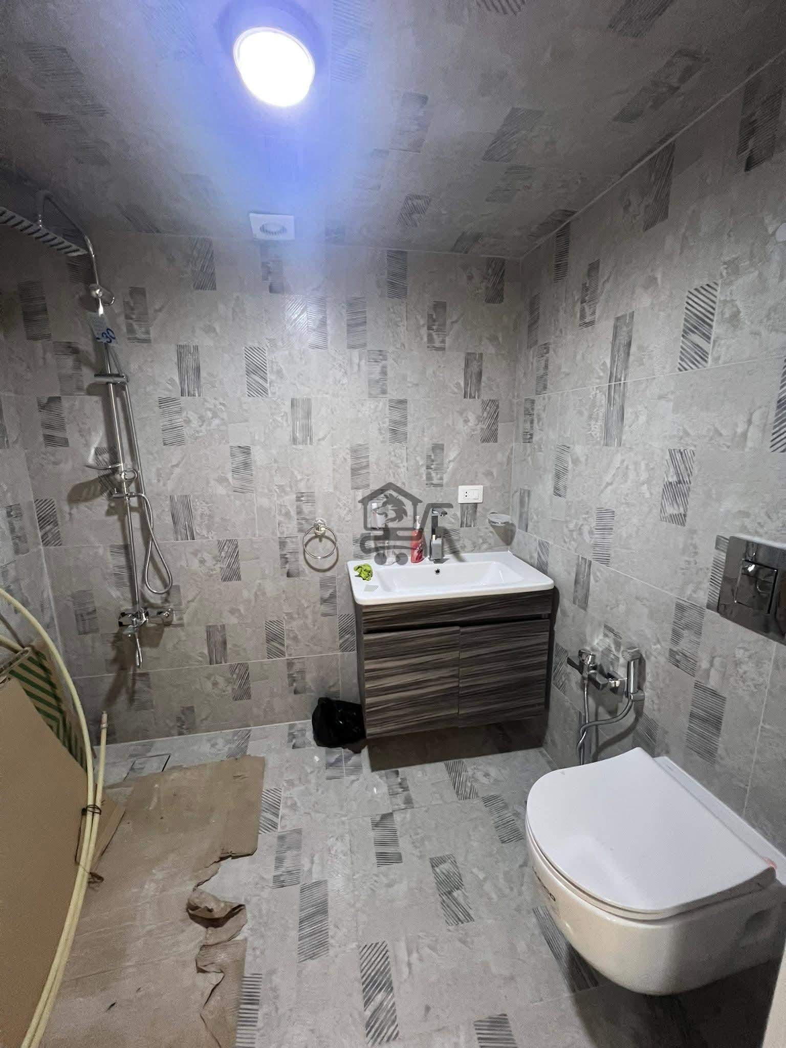 شقة للاجار بموقع حيوي - الصورة 2
