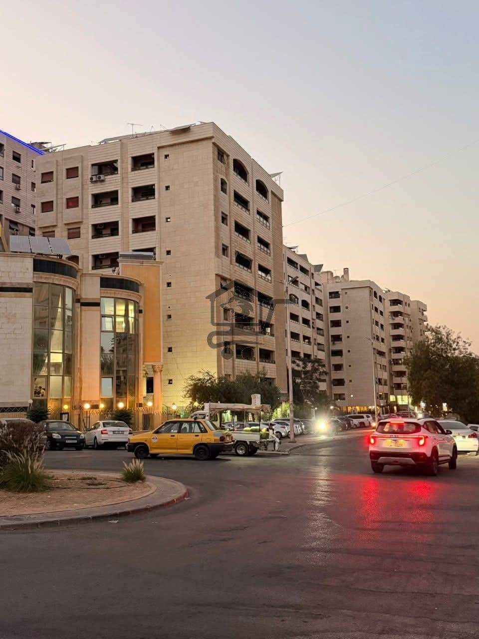 منزل للبيغع بموقع حيوي