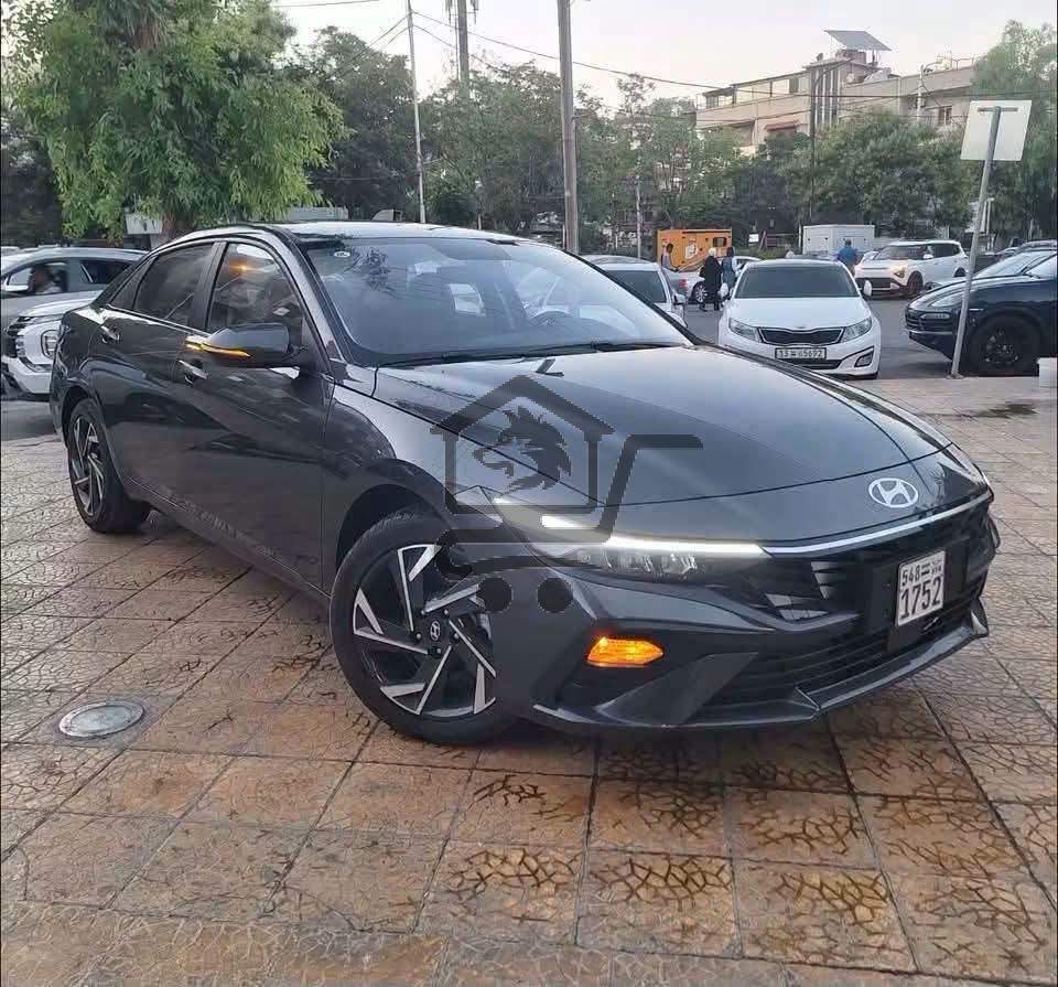 Hyundai Elantra - الصورة 1