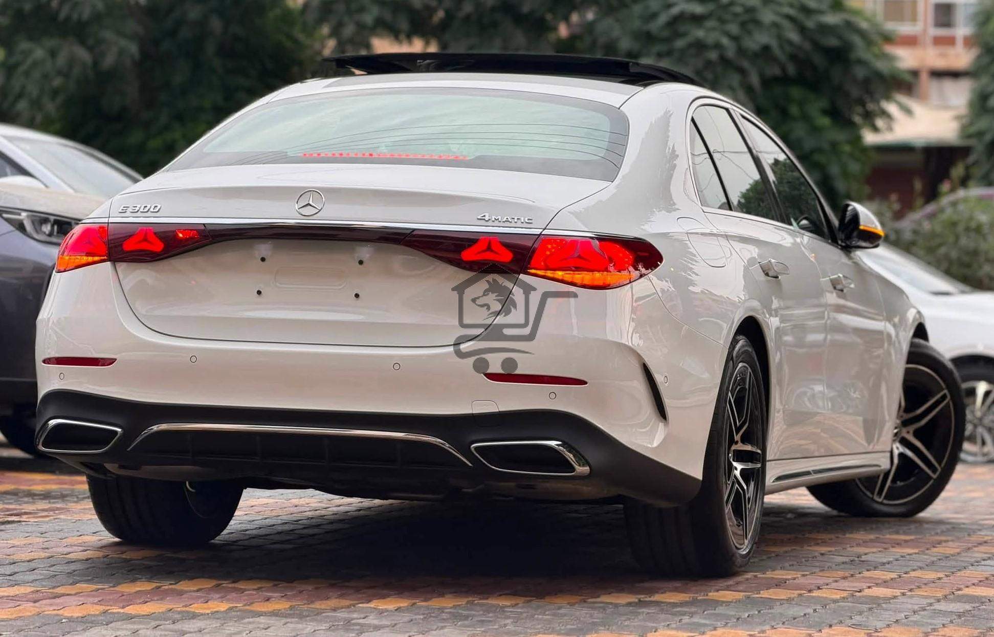 Mercedes E300 AMG 2026 - الصورة 2