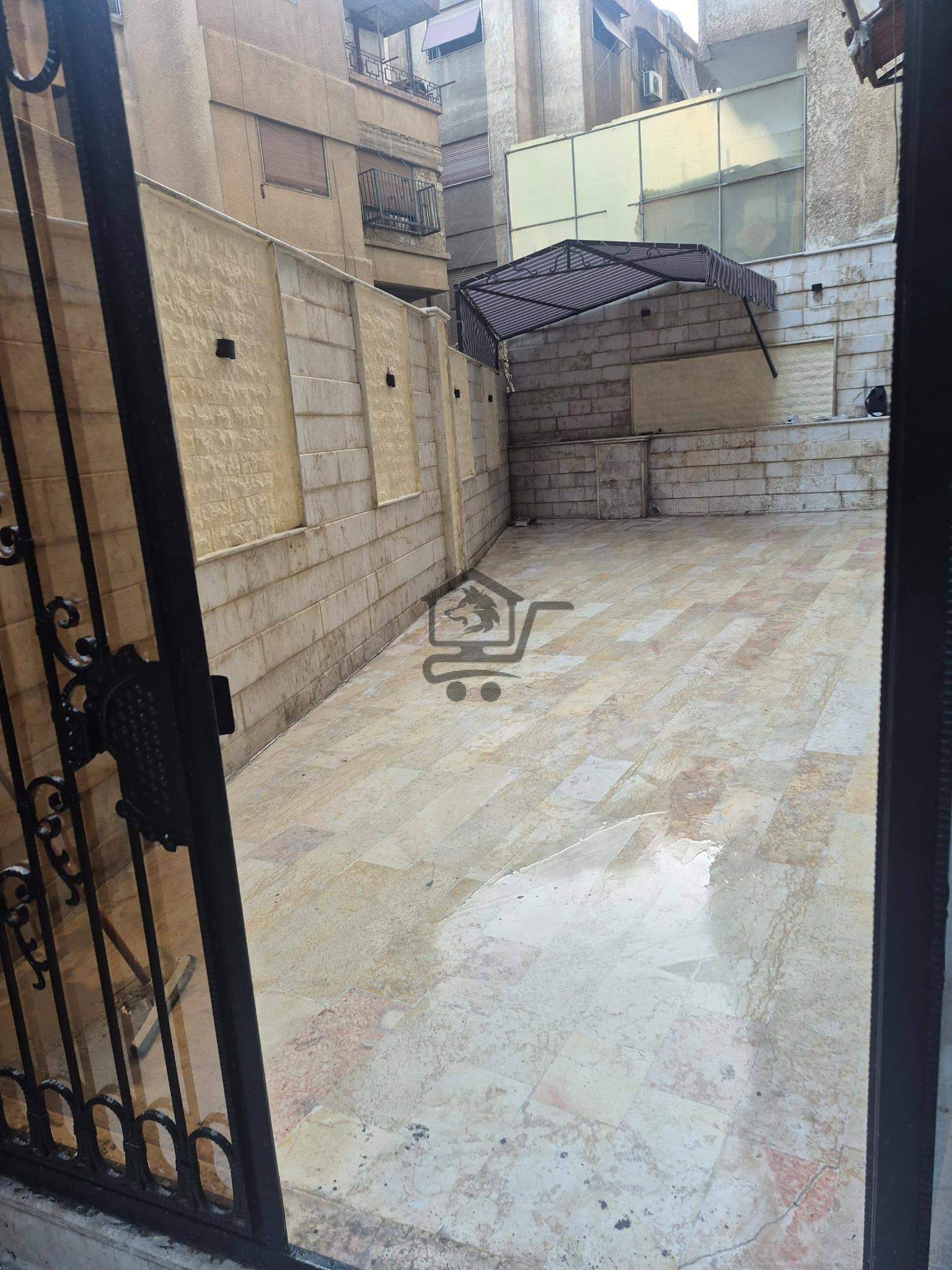 شقة على مستوي الأرض - الصورة 7