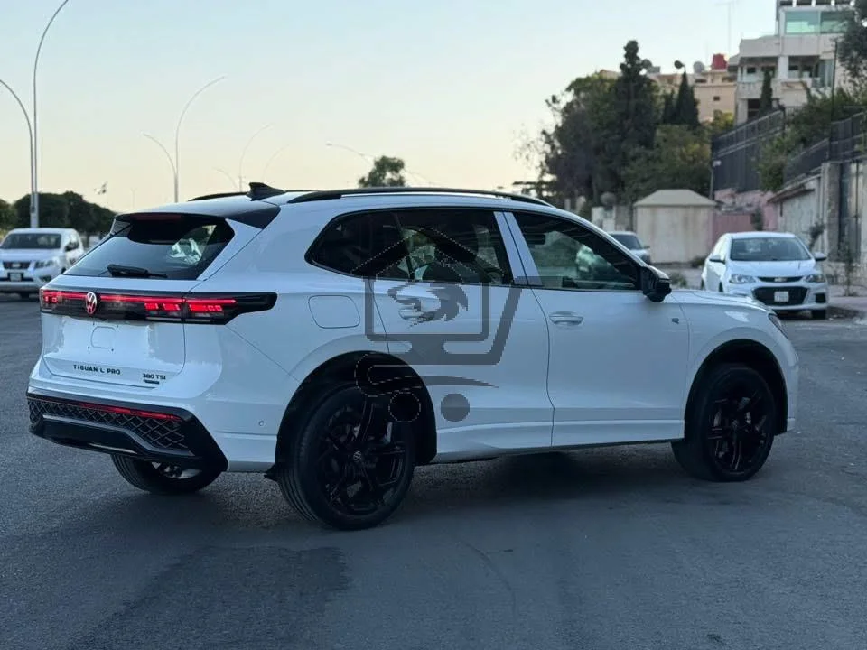 Volkswagen Tiguan - الصورة 8