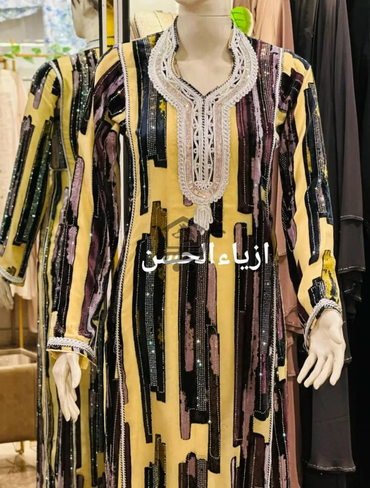 مصمم الأزياء حسن جبارة - الصورة 2