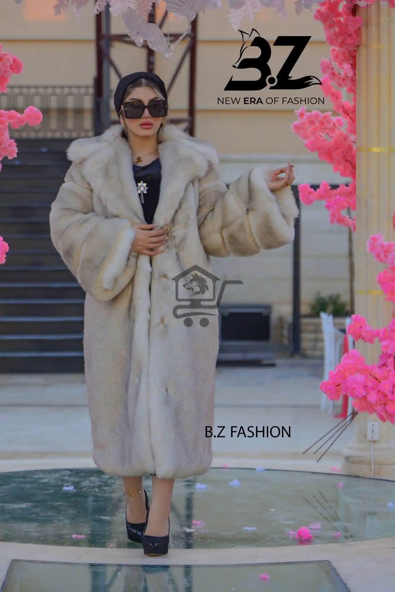 مانطو فرو ملكي - الصورة 5