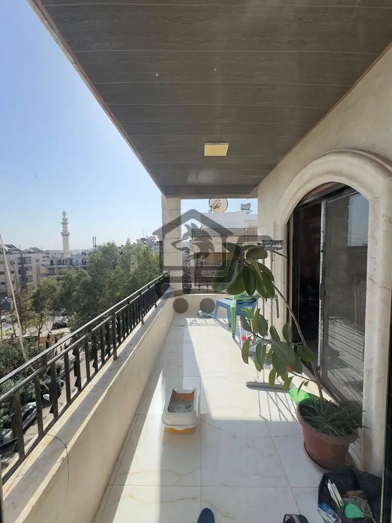 منزل بأجمل اطلالة - الصورة 1