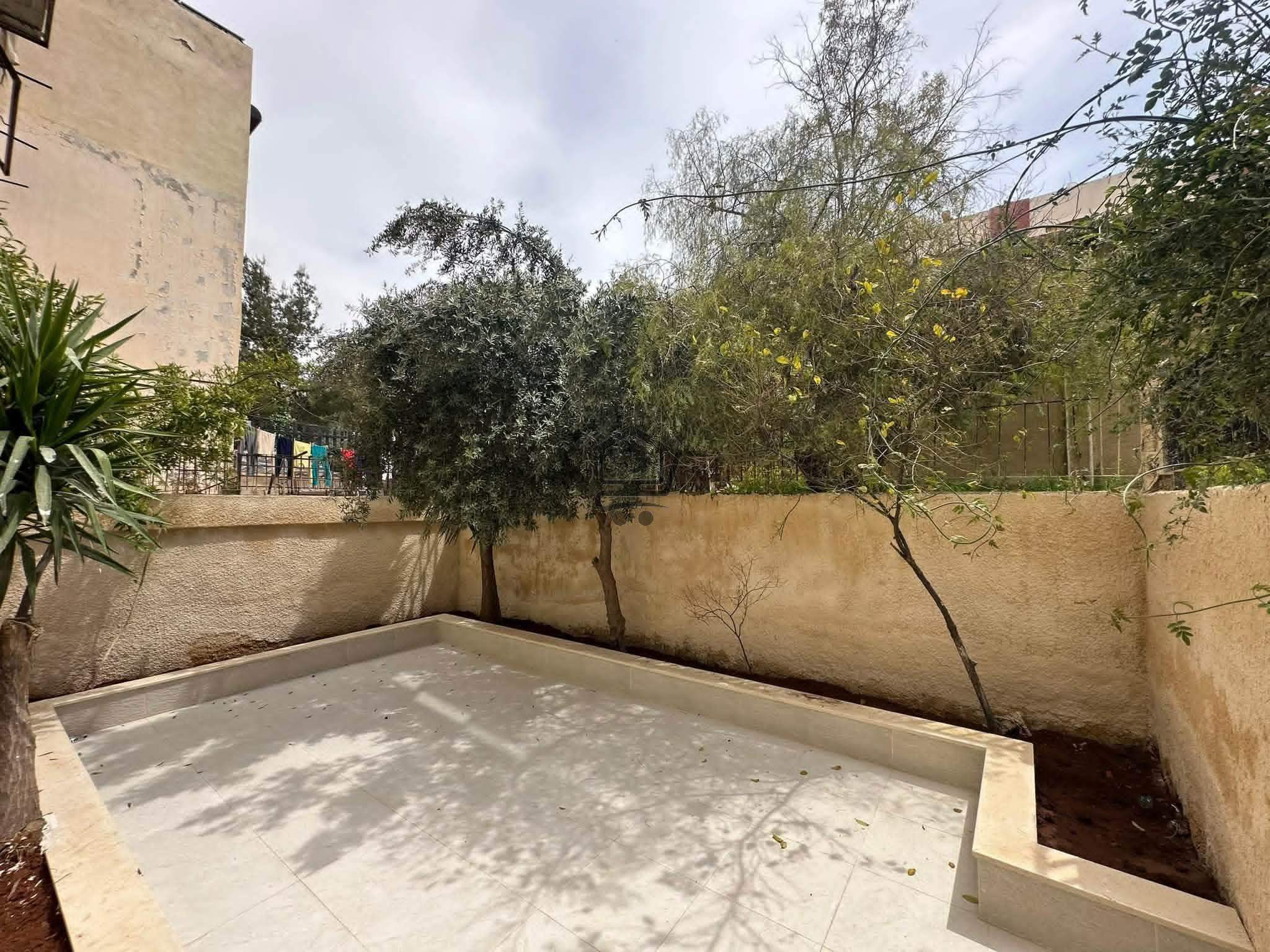 للبيع منزل بموقع حيوي - الصورة 2