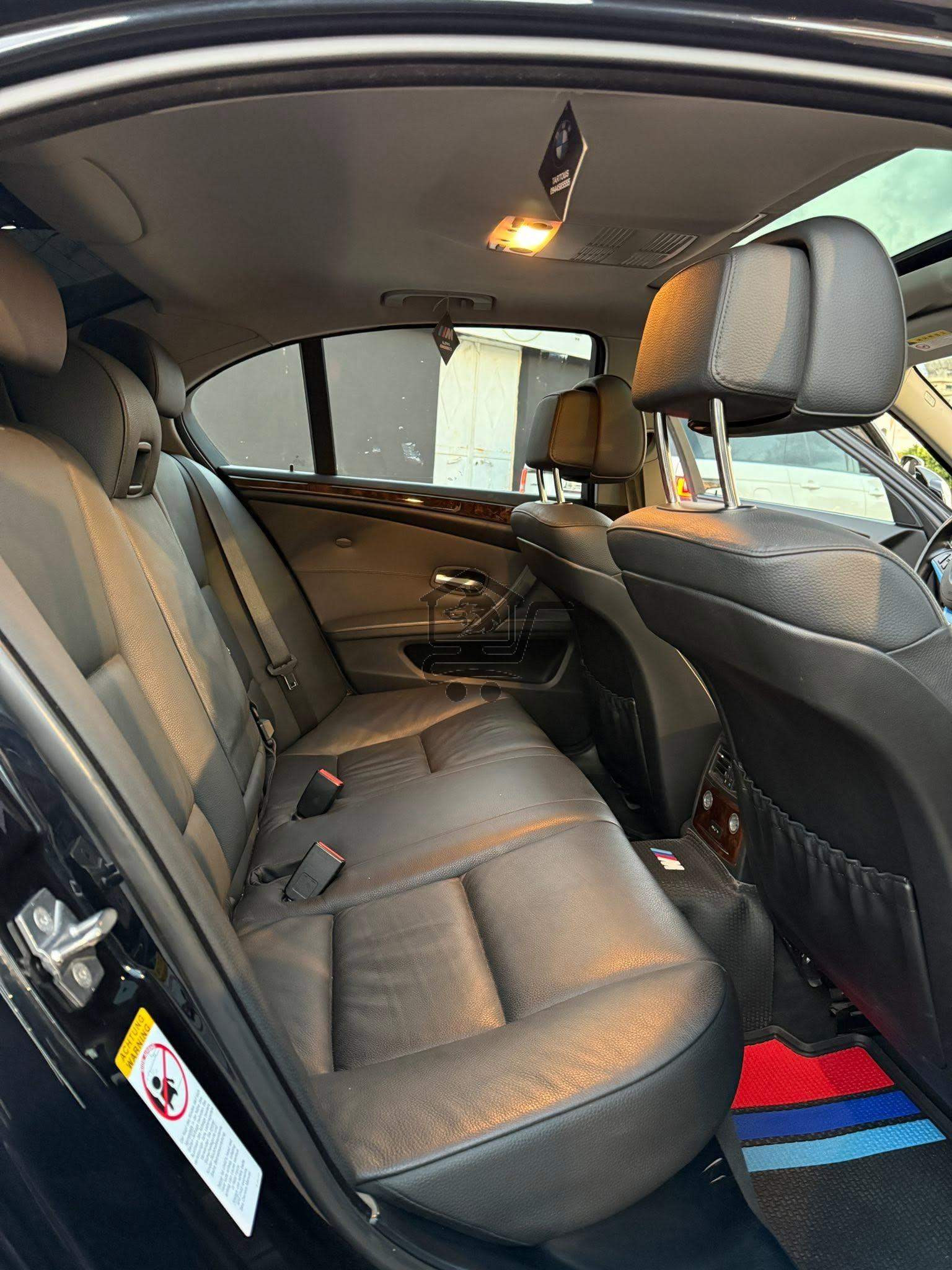 BMW 528i 2010 - الصورة 10