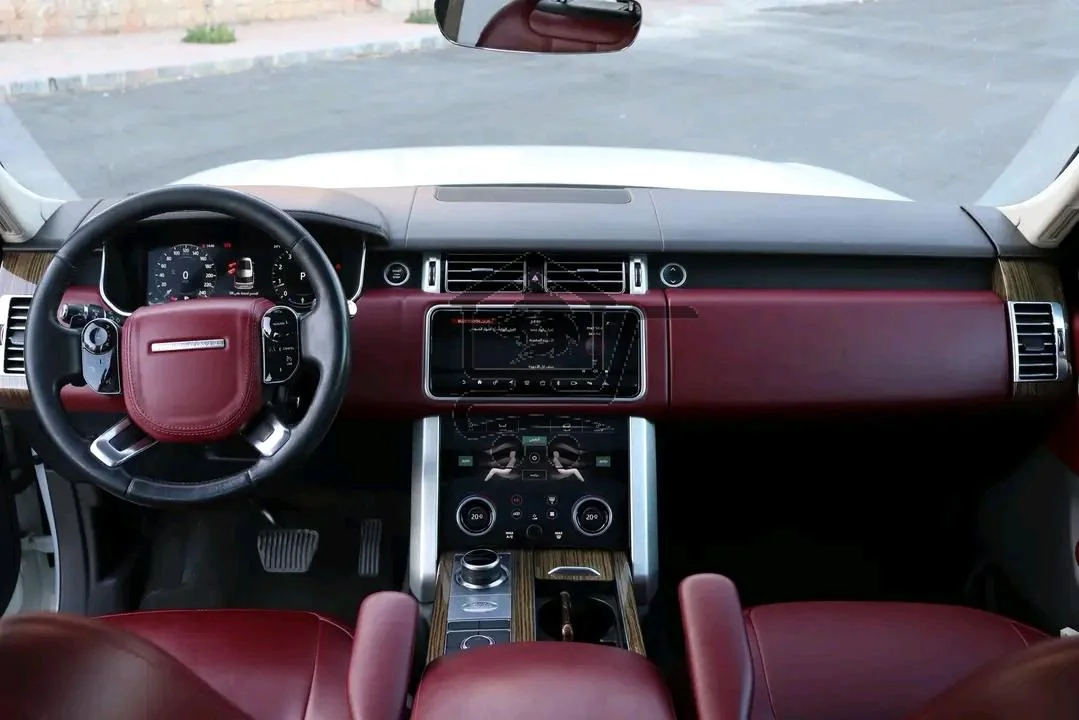Range Rover Vogue HSE - الصورة 3