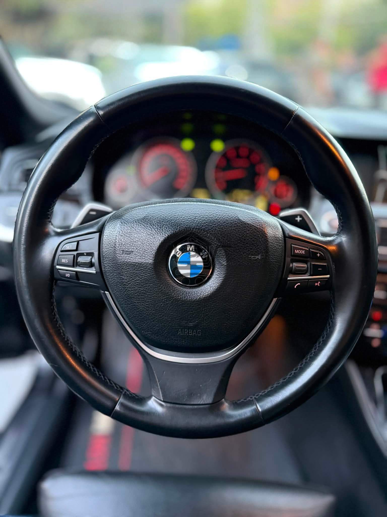 BMW 550i F10 - الصورة 7