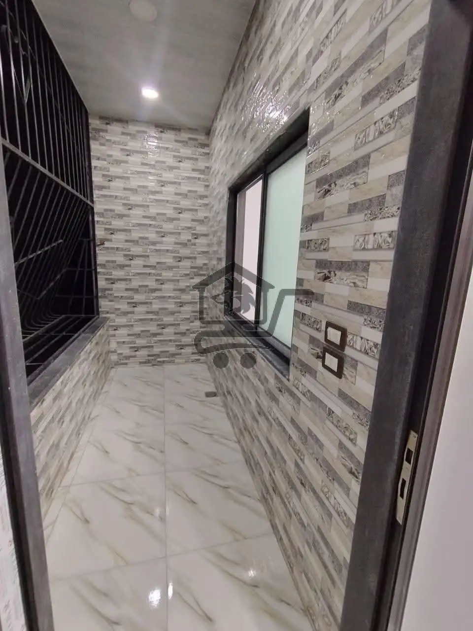 شقة ثلاث غرف مكسية بدون عفش - الصورة 5