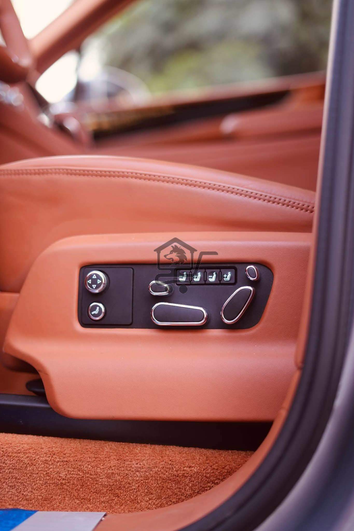 BENTLEY BENTAYGA - الصورة 8