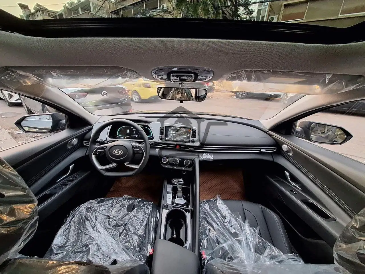 2025 Hyundai Elantra - الصورة 4