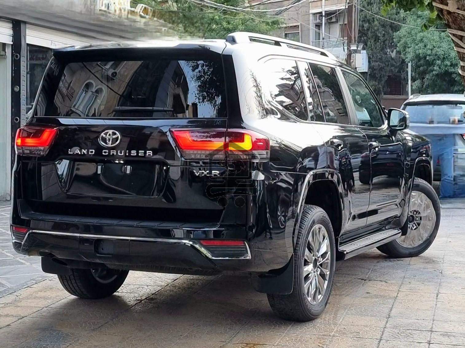 Toyota Land Cruiser VXR - الصورة 2