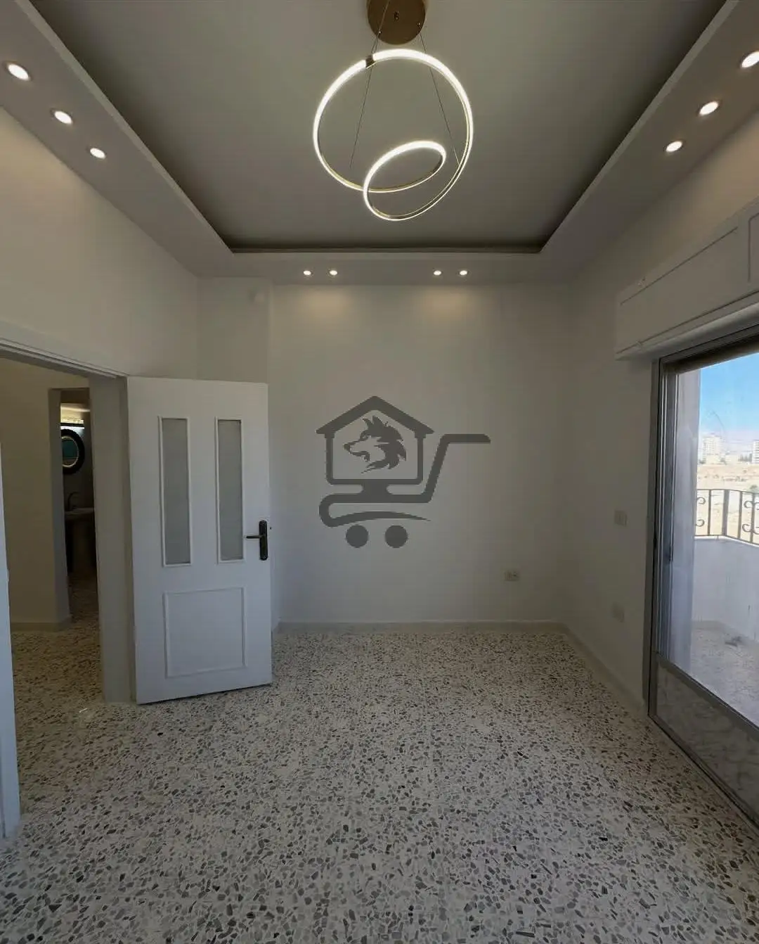 منزل للبيع بموقع استراتيجي وبسعر لقطة - الصورة 5