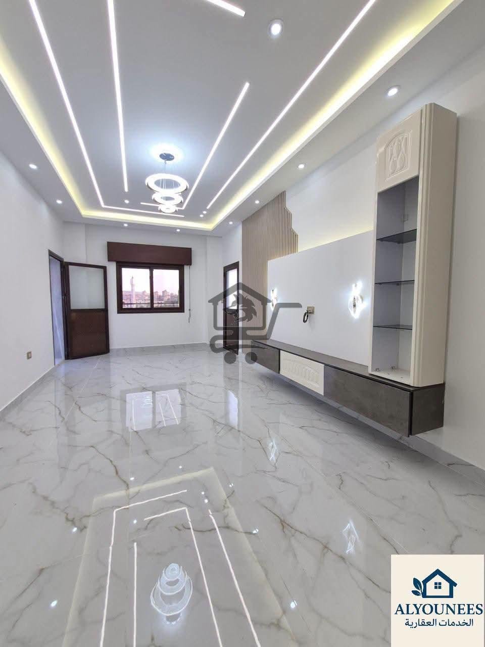 للبيع منزل بموقع مميز - الصورة 2