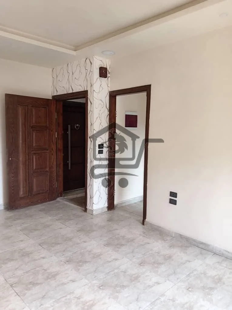 شقة سكنية بسعر مناسب