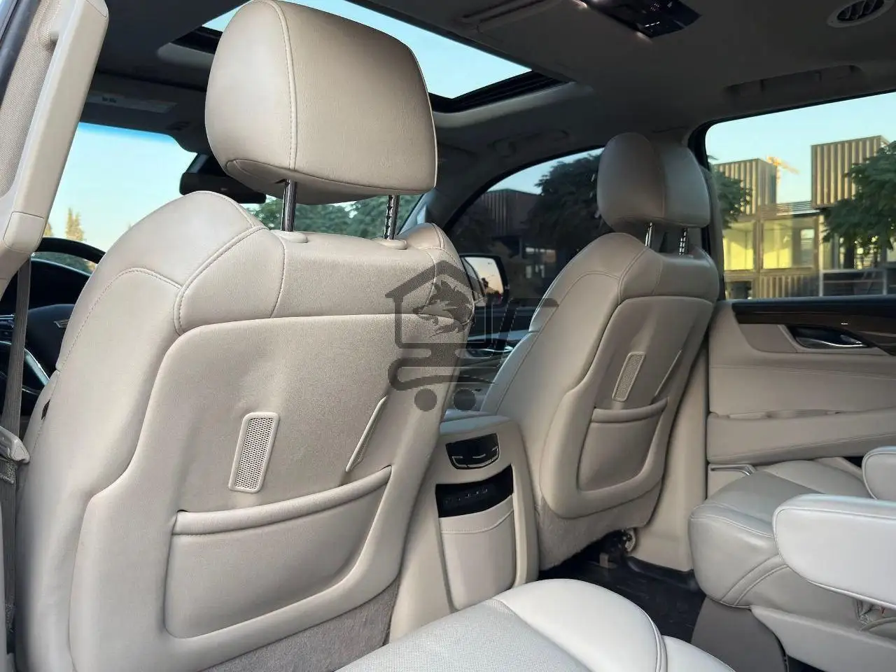 Cadillac Escalade Platinum - الصورة 8