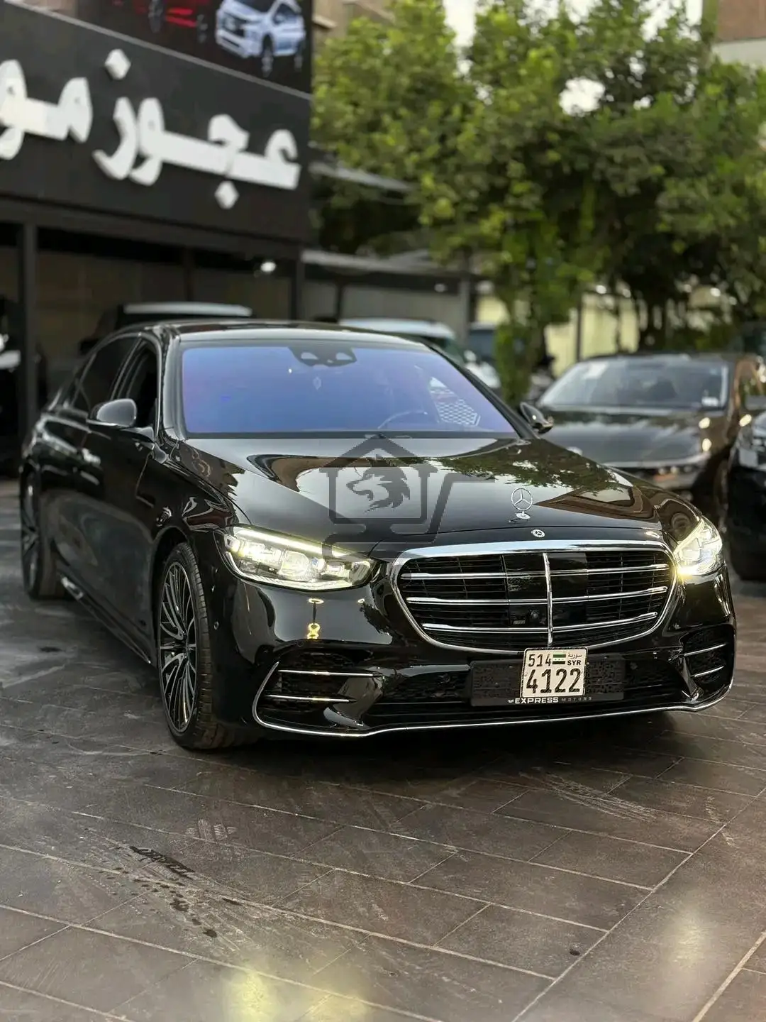 Mercedes Benz - الصورة 2