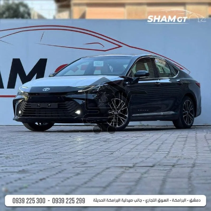 Toyota Camry Hybrid LE - الصورة 2