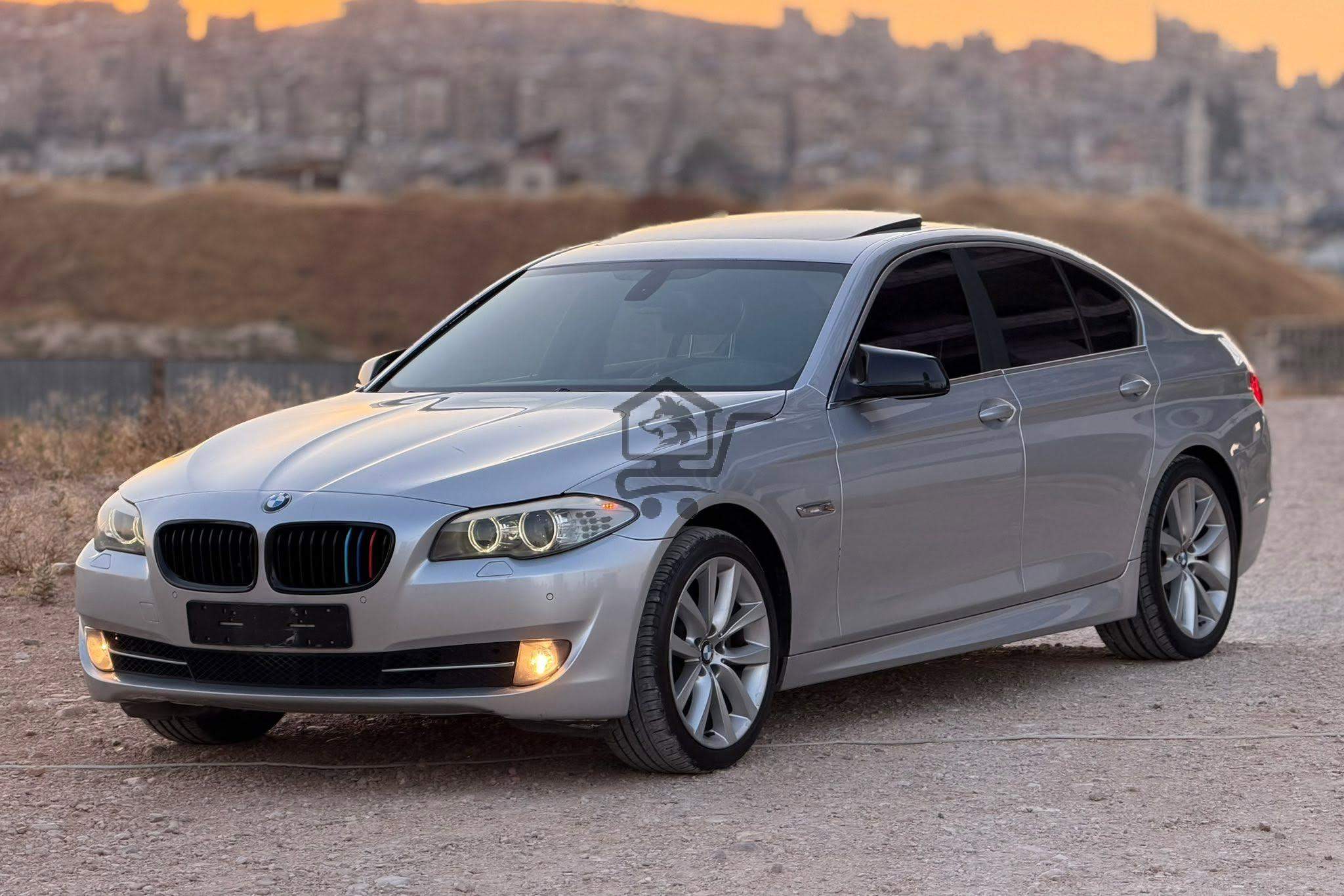 BMW 530i 2011 - الصورة 3