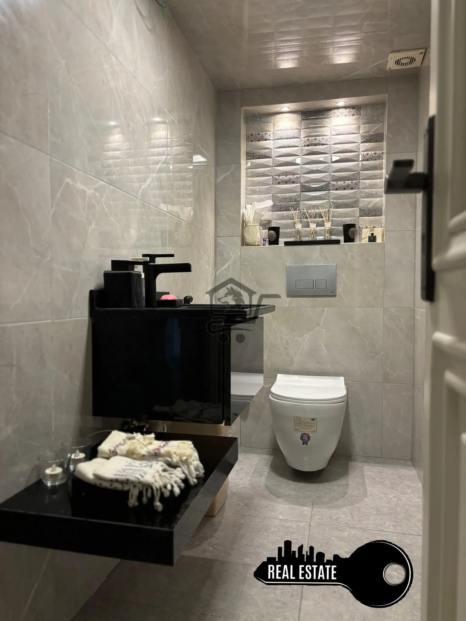 شقة بإكساء وفرش سوبر ديلوكس - الصورة 1