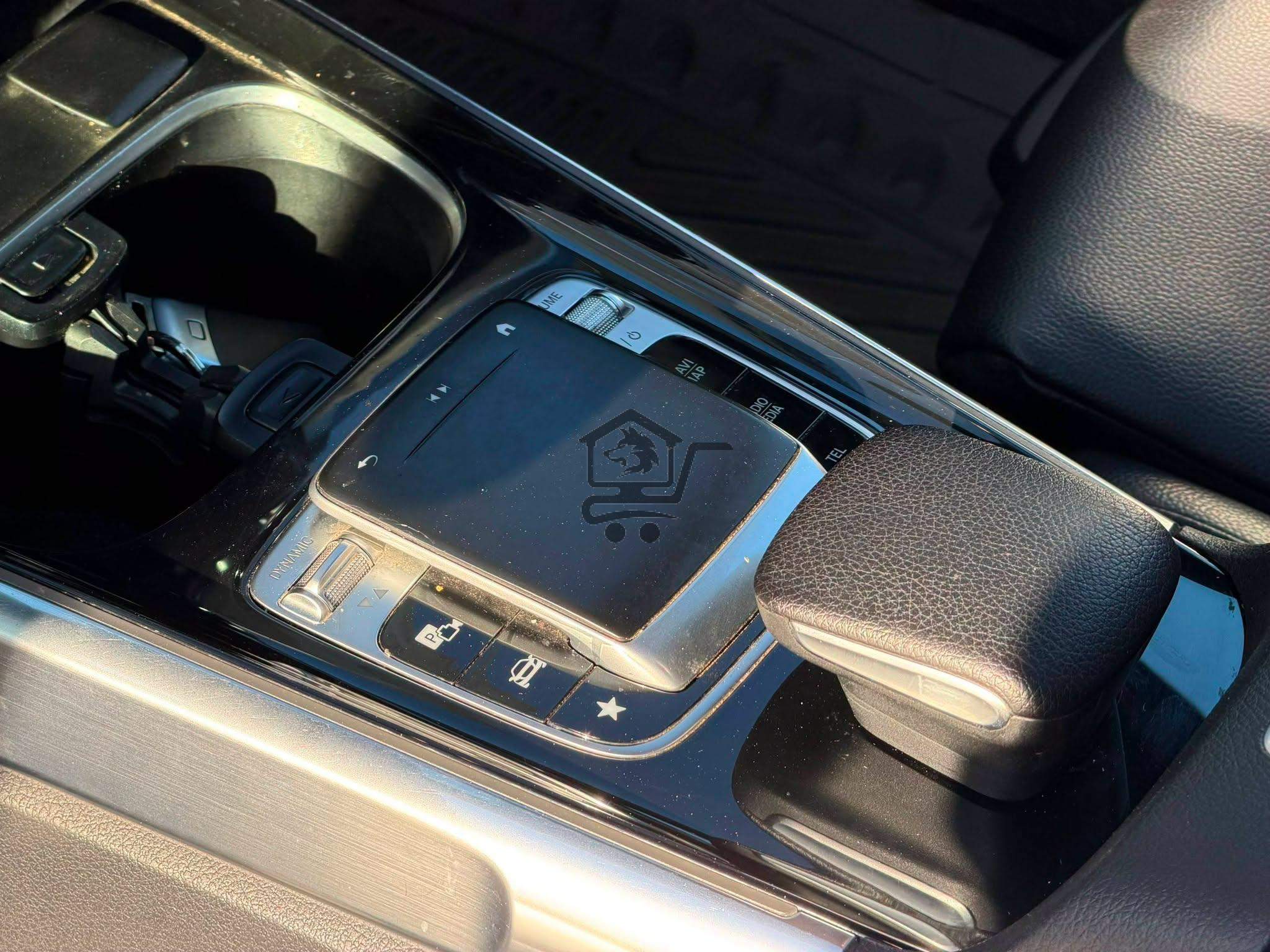 Mercedes-Benz GLB 250 - الصورة 8