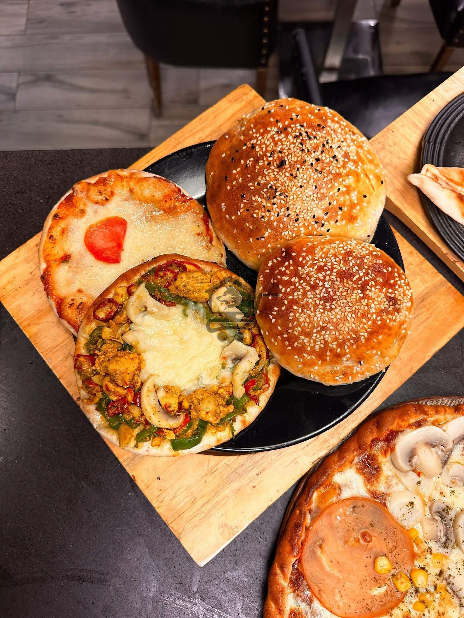 Lazzat pizza - الصورة 4