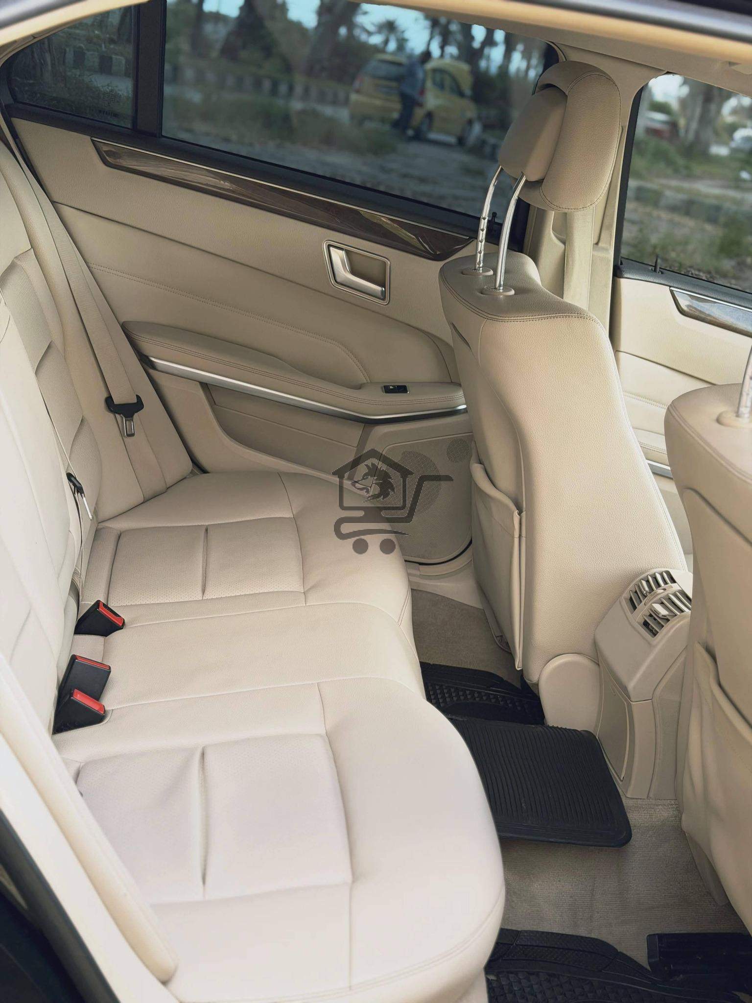 Mercedes-Benz E350 - الصورة 9