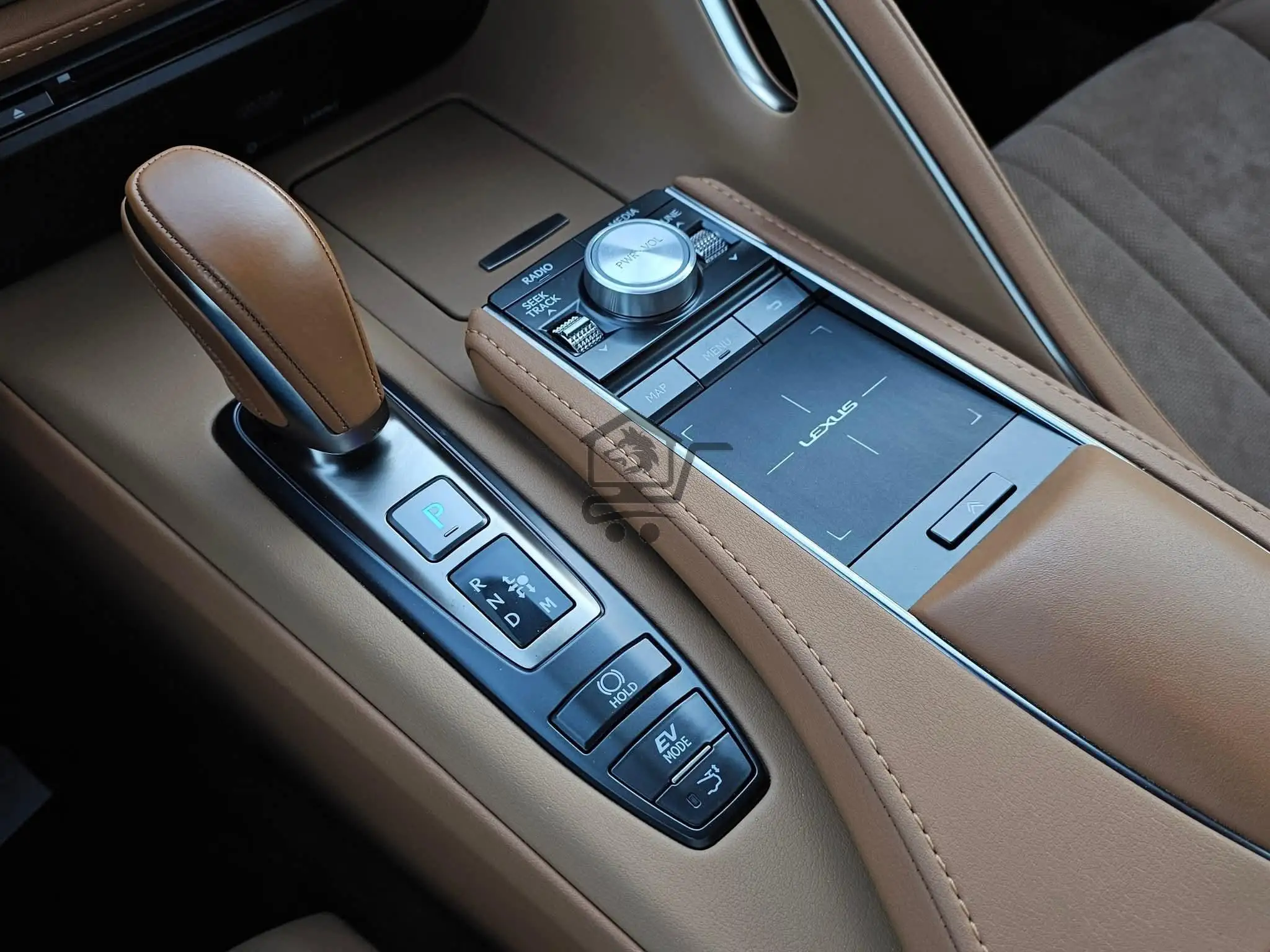 LEXUS - الصورة 5